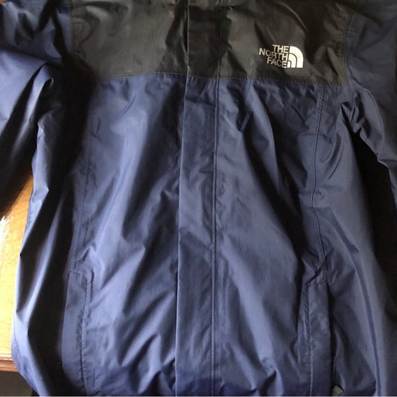 The North Face Boys Large Navy and Black Windbreaker - Picture 3 of 5